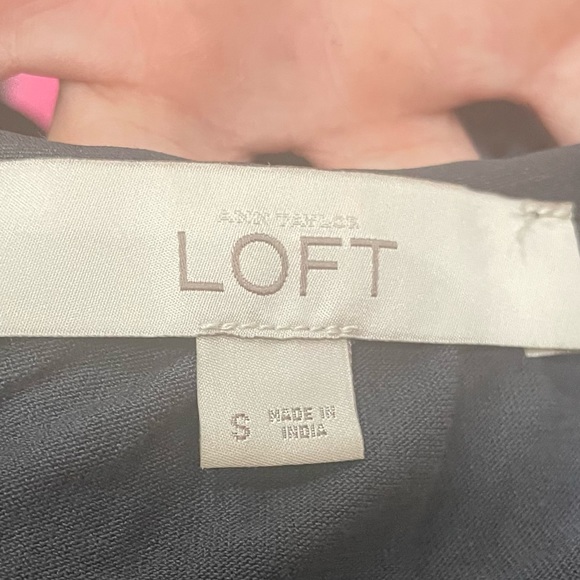 Ann Taylor LOFT navy blue top with lace accents / S / Excellent condition - Picture 3 of 17